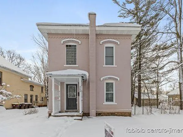 309 E Washington St, Ionia, MI 48846