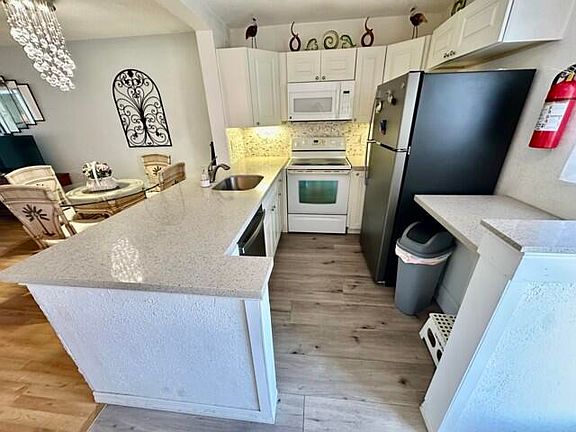 3rd image of 2151 NE 1st Court #105