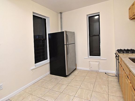 3rd image of 126 Ludlow St APT 1A