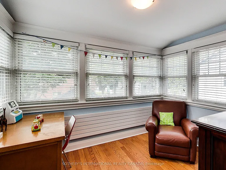 114 Westmount Ave — Photo 17
