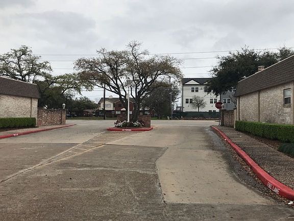 5th image of 1 River Creek Way