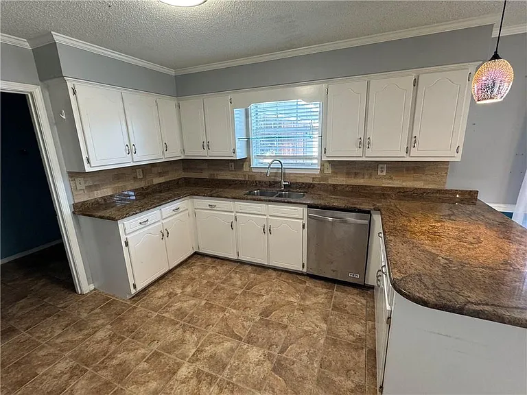 3267 Zephyr Dr — Photo 3