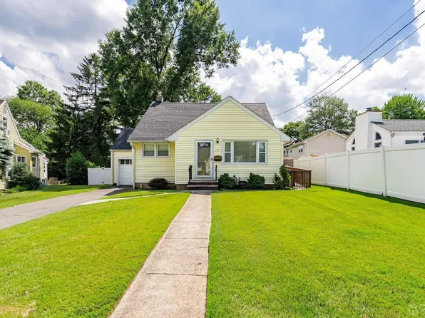 9 Brohm Pl, Fanwood, NJ 07023