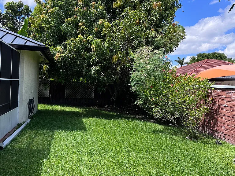 10155 SW 159th Ct — Photo 13