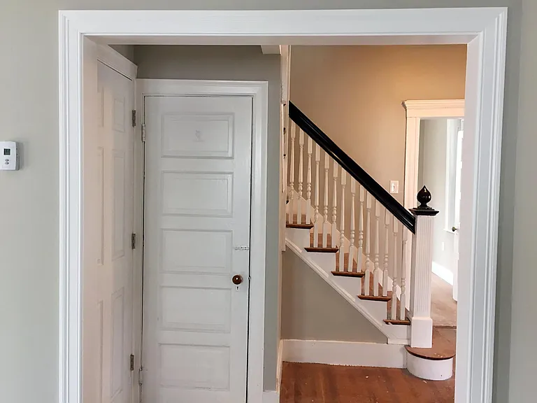 136 Brooks St — Photo 5