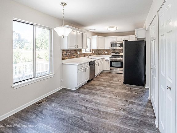 4th image of 6433 Parksleg Ct