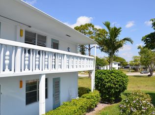 335 Oakridge S, Deerfield Beach, FL 33442