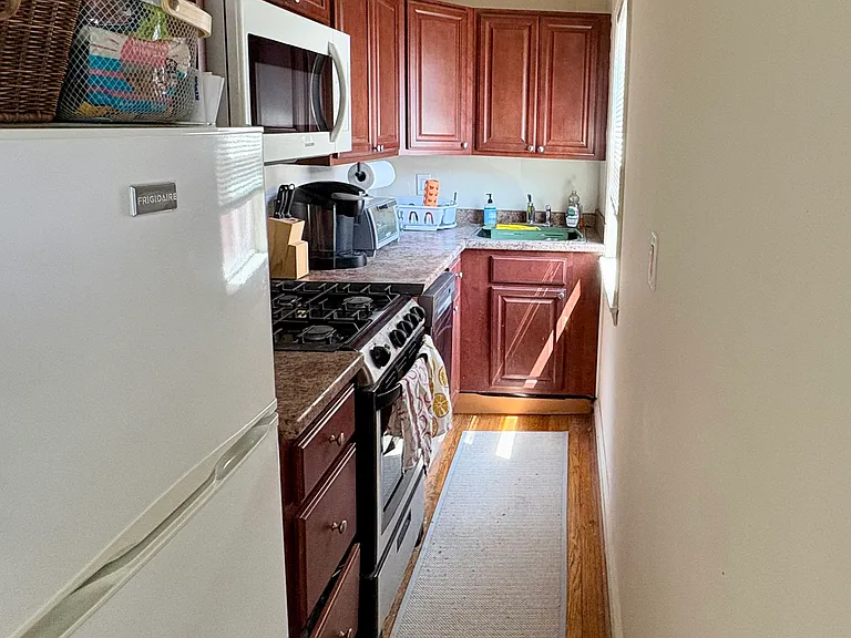 251 S 23rd St #2F — Photo 2