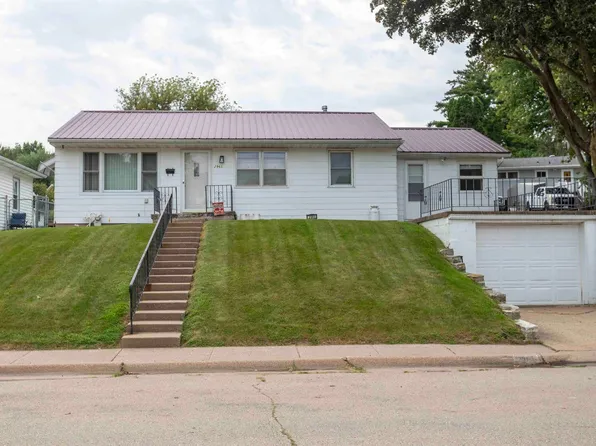 2965 Keokuk St, Dubuque, IA 52001