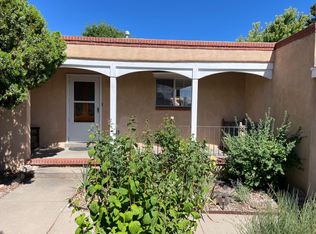 119 La Placita Cir, Santa Fe, NM 87505