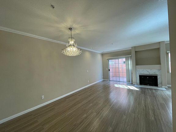 2nd image of 2217 Montrose Ave Unit 5
