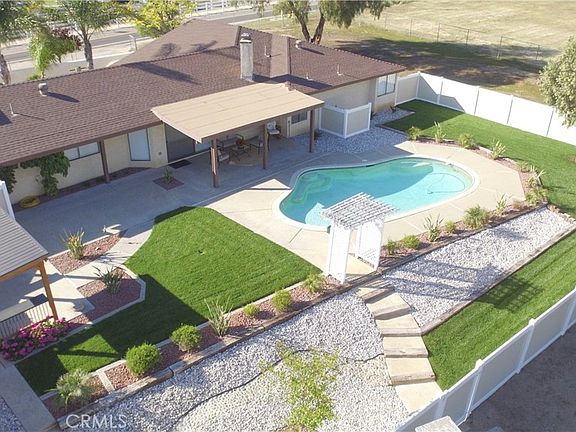 3rd image of 37790 Los Alamos Rd