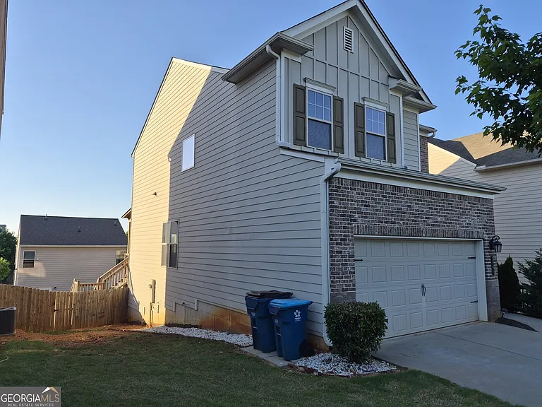 1506 Charcoal Ives Rd — Photo 2
