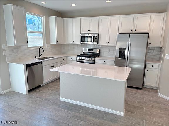 5th image of 4731 Illustria Ave