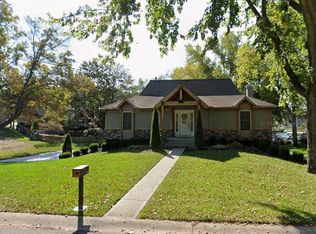 244 N Winnebago Dr, Lake Winnebago, MO 64034