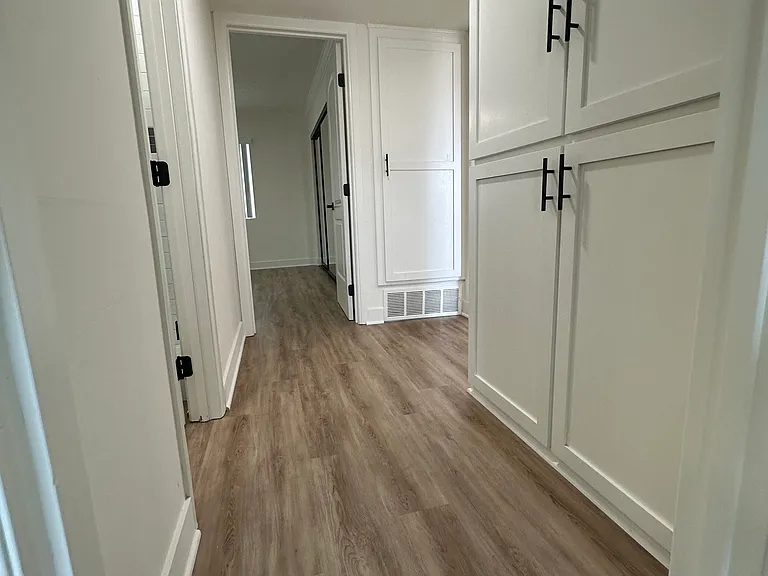 Devington Apartments — Photo 30
