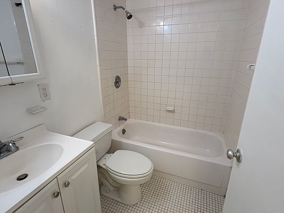 5th image of 44 Washington St APT 308