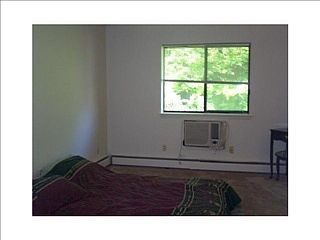 5th image of 360 Concord Ln
