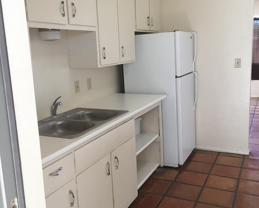 2nd image of 4837 E Willetta St