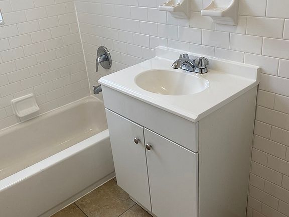 4th image of 77-41 164th St #2B