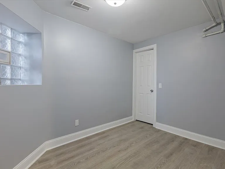 4211 W Gladys Ave #2 — Photo 8