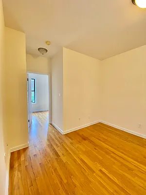 Rented by Waverly Realty Associates | media 25