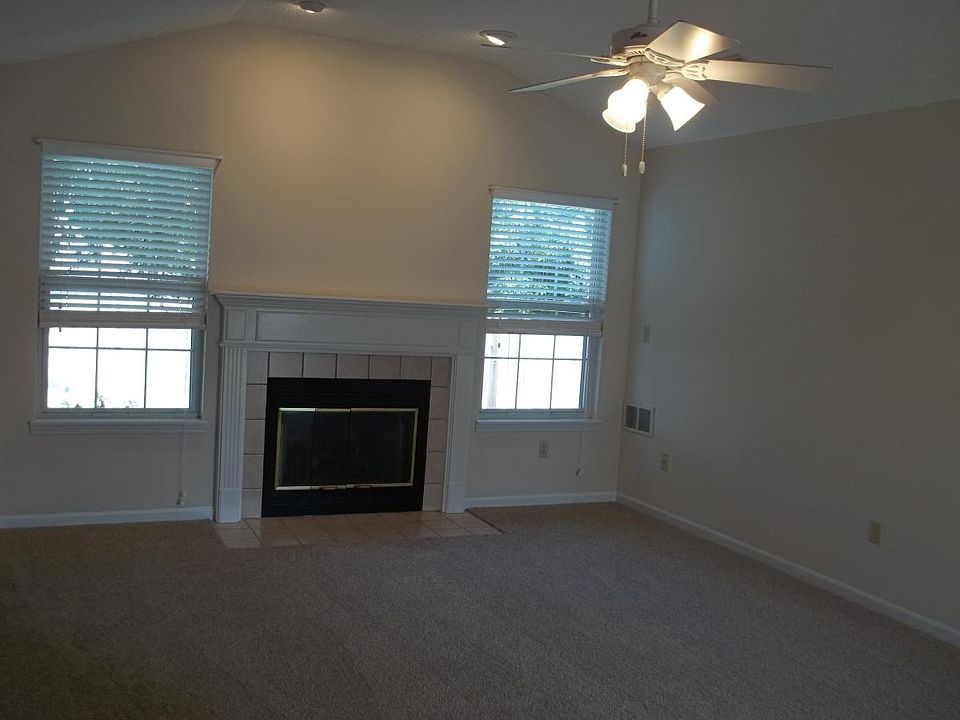 2nd image of 3629 Prescott Dr