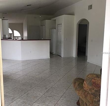 5th image of 329 Lauderdale Ct