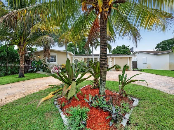 8508 Long Acre Dr, Miramar, FL 33025