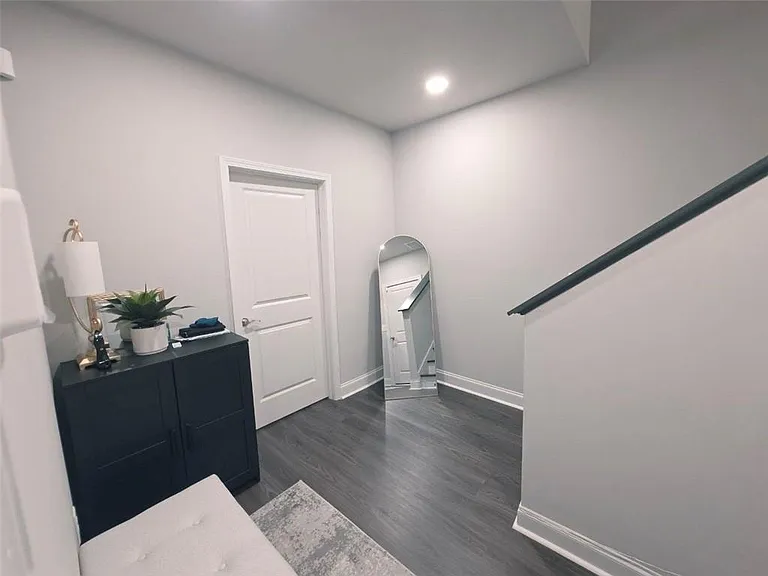 8020 Linfield Way — Photo 24
