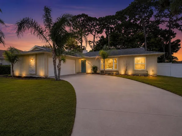 552 SW Eyerly Avenue, Port St Lucie, FL 34983