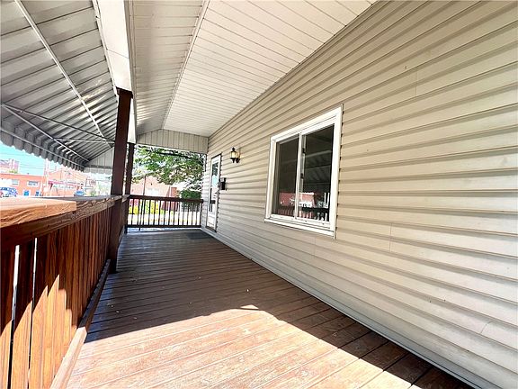 4th image of 1000 Alexandria St