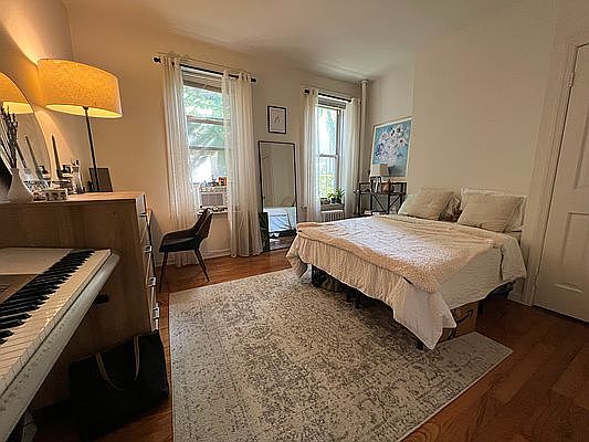 5th image of 403 E 77th St #17