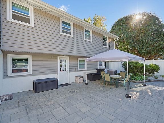 5th image of 39 Candy Ln