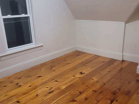 2nd image of 33 Newton Ave #33