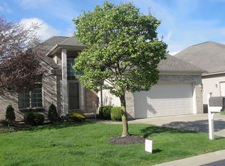 100 Mapleton Dr, Williamsville, NY 14221