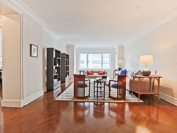 3rd image of 181 E 65th St APT 4C