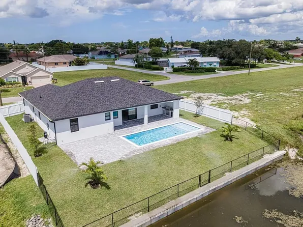 1005 NE 13th Pl, Cape Coral, FL 33909