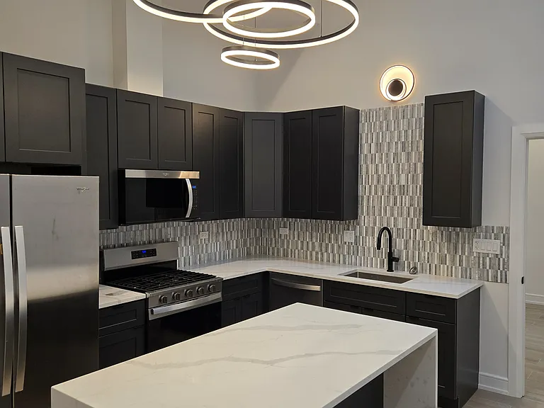 2909 N Milwaukee Ave #3 — Photo 1