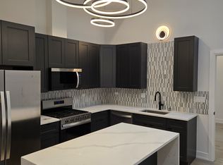 2909 N Milwaukee Ave #2, Chicago, IL 60618