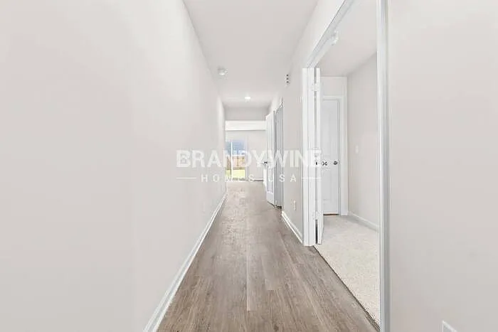 5 bed, 3.0 bath, 2334 sqft, $2,739 — Photo 2