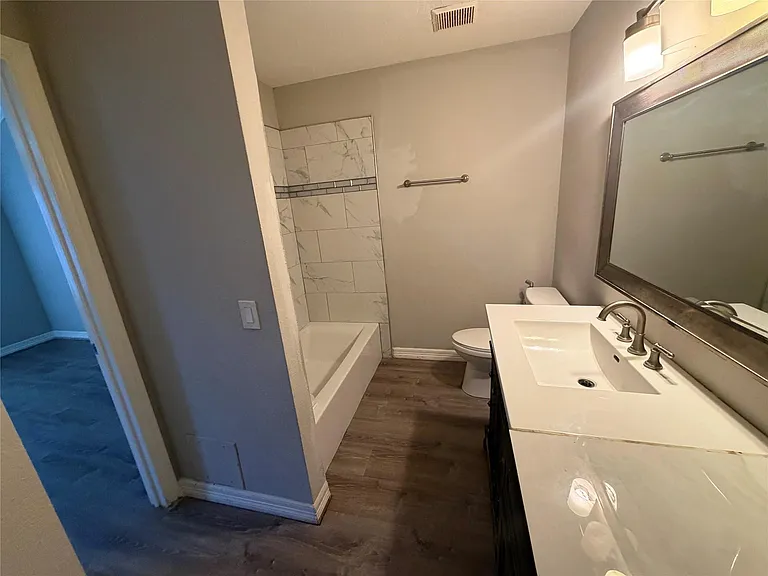 2810 Grants Lake Blvd #1005 — Photo 2