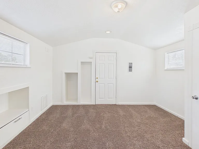 701 Sunset Ter — Photo 25