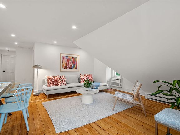 3rd image of 7 Russell St #3