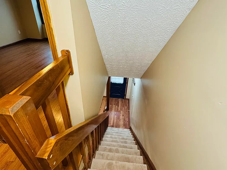 stairs to livingroom