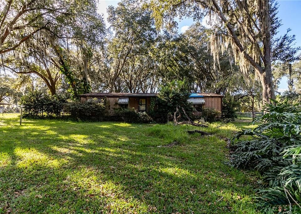 1st image of 8626 Oakwood Dr