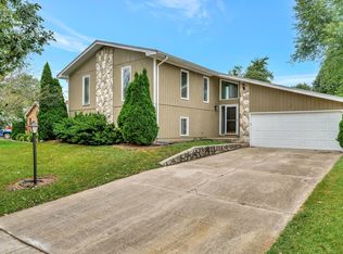 47 Brookshire Grn, Bloomington, IL