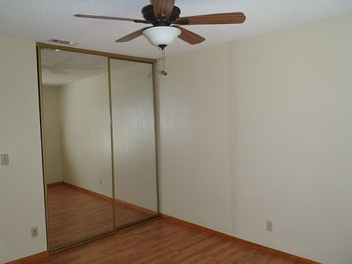 5th image of 433 Sea Village Dr