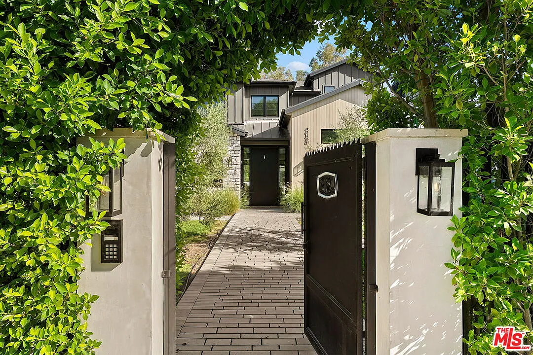 6 bed, 7.0 bath, 6040 sqft, $29,995 — Photo 4