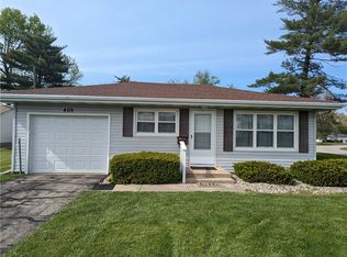 409 W Pierce Ave, Charleston, IL 61920